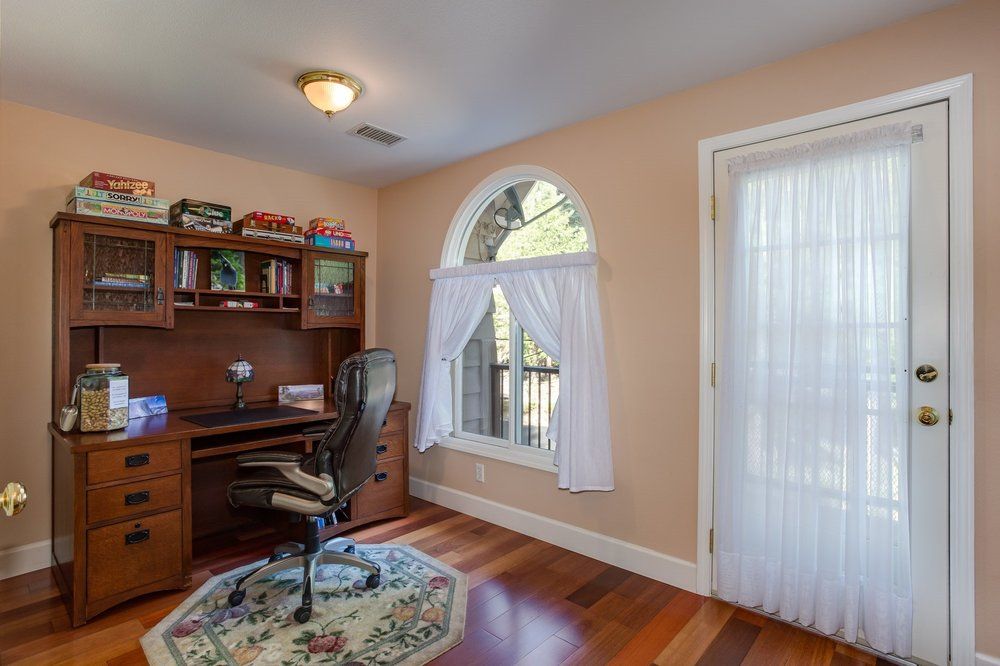 Fully Operational 4-Room Established Bed & Breakfast: 1221 Highway 41, Fish Camp, CA 93623